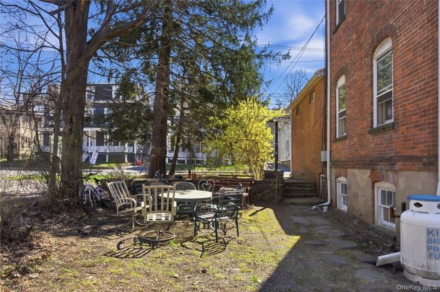 39 N Chestnut Street, New Paltz, NY 12561