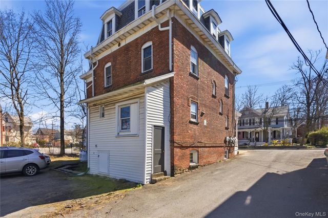 39 N Chestnut Street, New Paltz, NY 12561