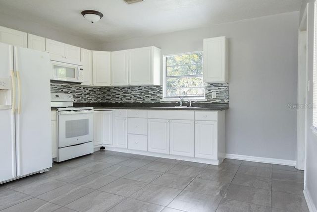 630 E INDIANA AVENUE, Deland, FL 32724