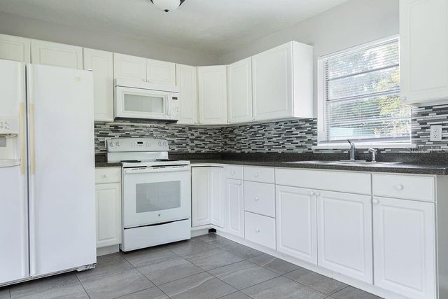 630 E INDIANA AVENUE, Deland, FL 32724