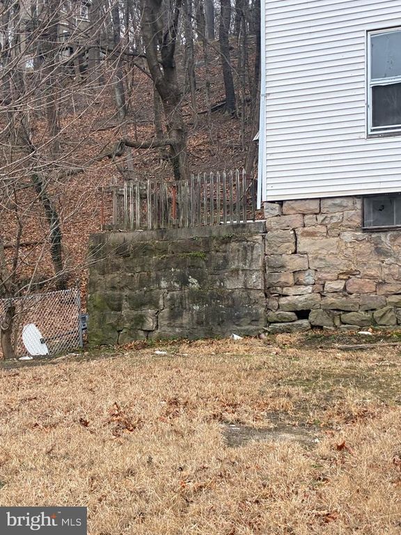 Image 21 of property listing at 107 OAKVIEW DR, Westernport, MD 21562