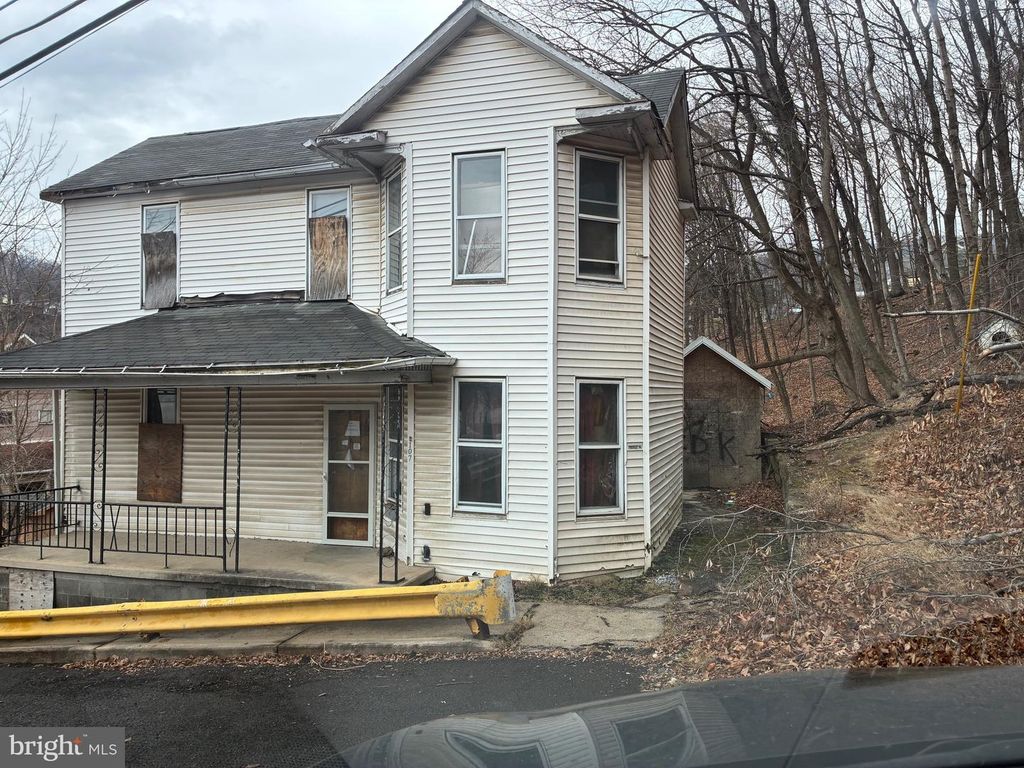 Image 27 of property listing at 107 OAKVIEW DR, Westernport, MD 21562