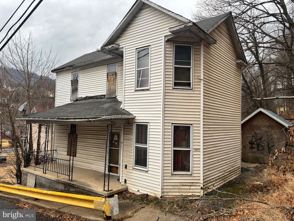 Image 1 of property listing at 107 OAKVIEW DR, Westernport, MD 21562