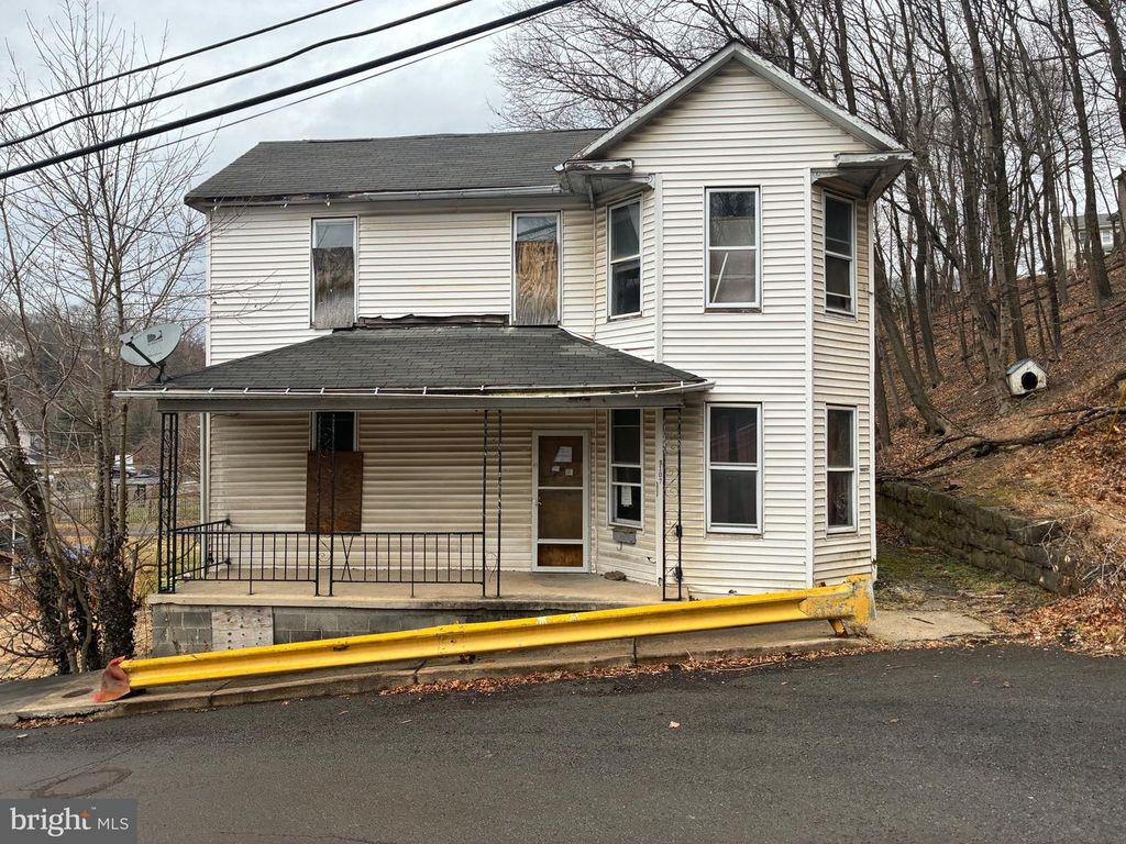 Image 3 of property listing at 107 OAKVIEW DR, Westernport, MD 21562