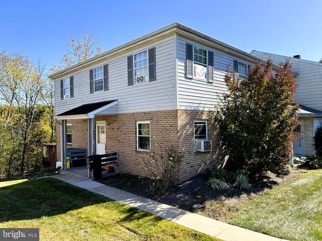 236 LEXINGTON RD, Schwenksville, PA 19473