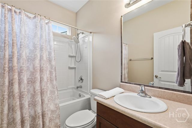 7 Bay Willow Court, Savannah, GA 31407
