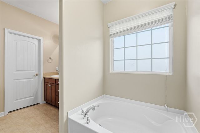 7 Bay Willow Court, Savannah, GA 31407