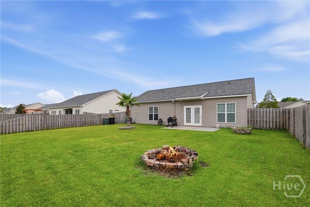 7 Bay Willow Court, Savannah, GA 31407