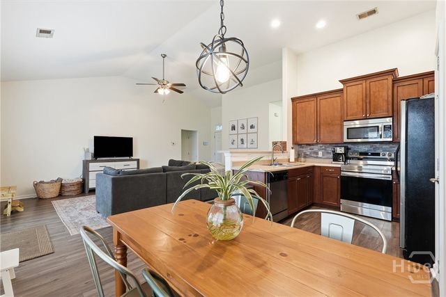 7 Bay Willow Court, Savannah, GA 31407