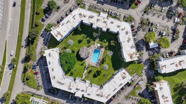 6650 Royal Palm Boulevard 203c, Margate, FL 33063