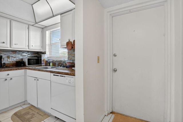 6650 Royal Palm Boulevard 203c, Margate, FL 33063