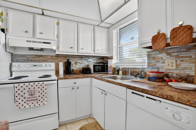 6650 Royal Palm Boulevard 203c, Margate, FL 33063