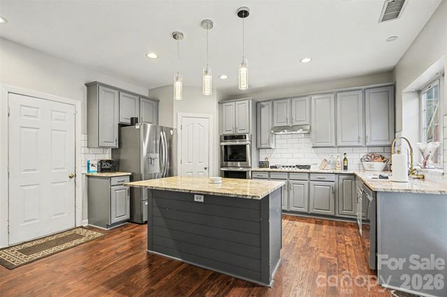 8021 Pelorus Lane, Charlotte, NC 28269