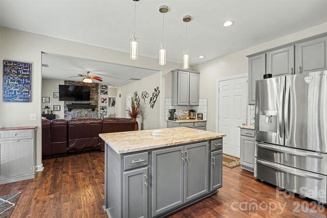 8021 Pelorus Lane, Charlotte, NC 28269