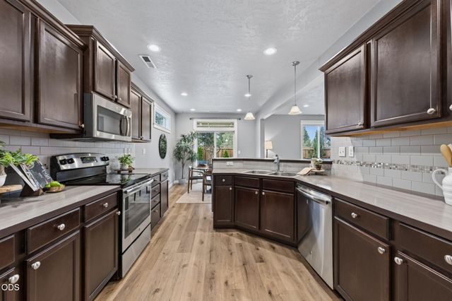 21241 SE Golden Market Lane, Bend, OR 97702
