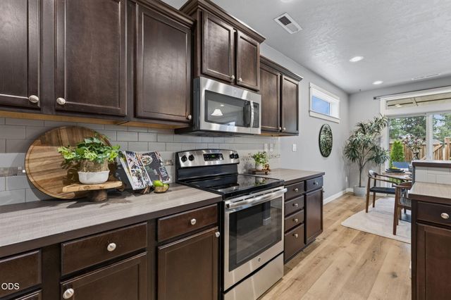 21241 SE Golden Market Lane, Bend, OR 97702