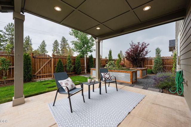 21241 SE Golden Market Lane, Bend, OR 97702