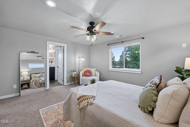 21241 SE Golden Market Lane, Bend, OR 97702