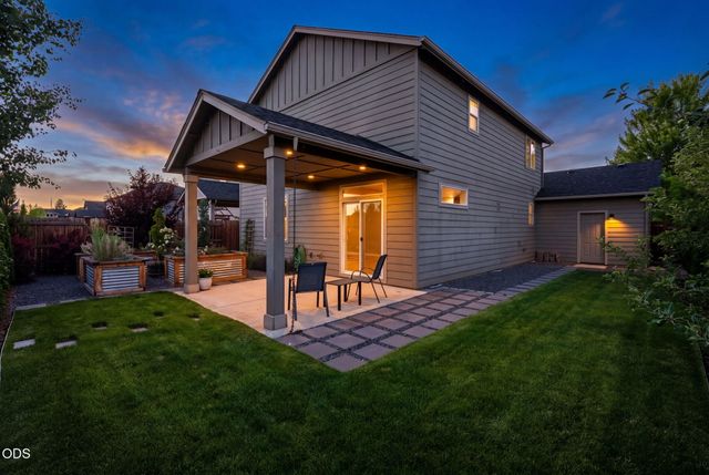 21241 SE Golden Market Lane, Bend, OR 97702