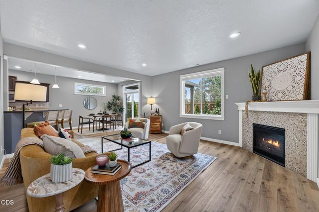 21241 SE Golden Market Lane, Bend, OR 97702