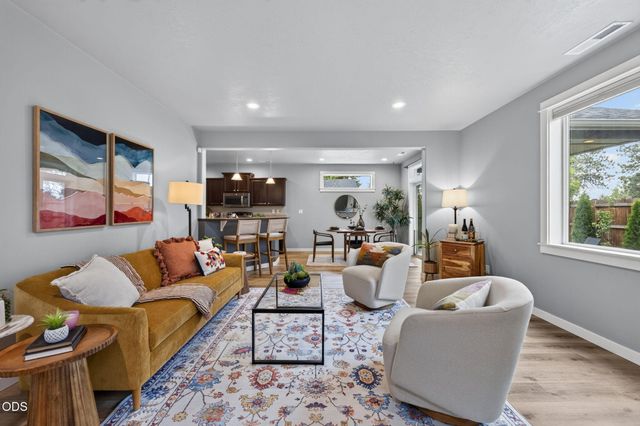 21241 SE Golden Market Lane, Bend, OR 97702