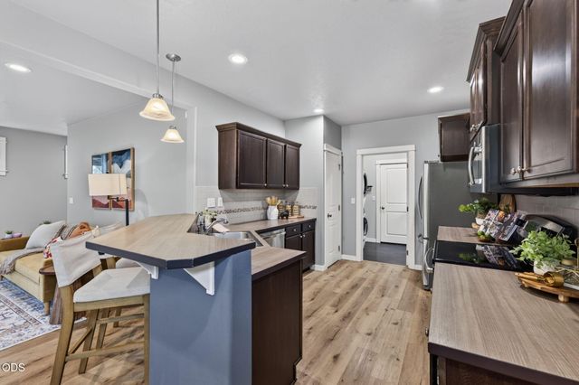 21241 SE Golden Market Lane, Bend, OR 97702