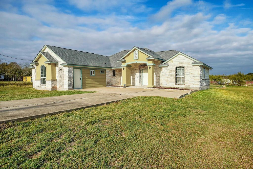226 Maldonado TRL, Del Valle, TX 78617