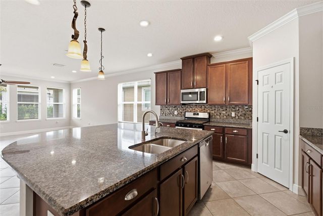 5821 JASPER GLEN DRIVE, Lithia, FL 33547