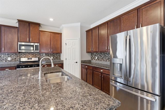 5821 JASPER GLEN DRIVE, Lithia, FL 33547