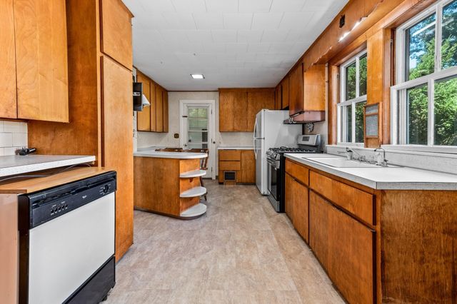 17 Tudor Terrace, Newton, MA 02466