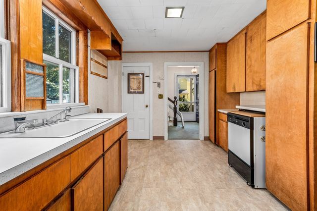 17 Tudor Terrace, Newton, MA 02466