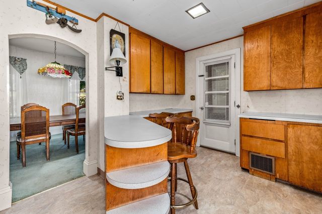 17 Tudor Terrace, Newton, MA 02466