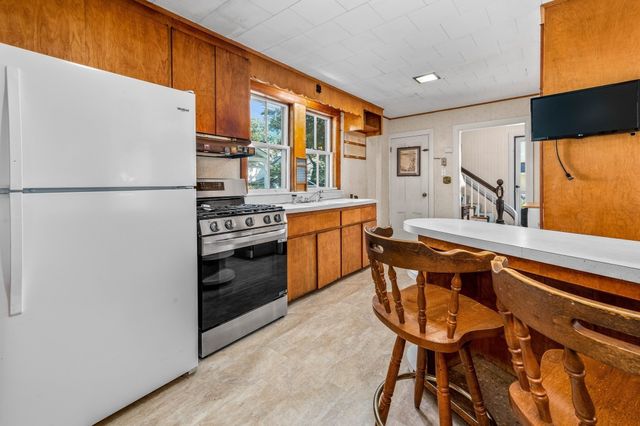 17 Tudor Terrace, Newton, MA 02466