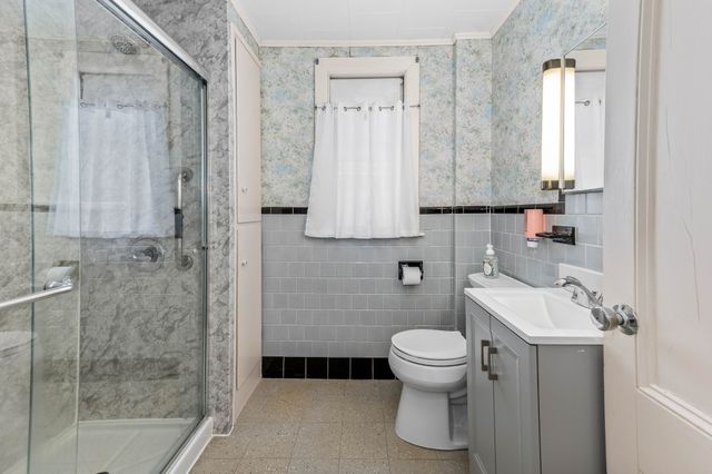 17 Tudor Terrace, Newton, MA 02466