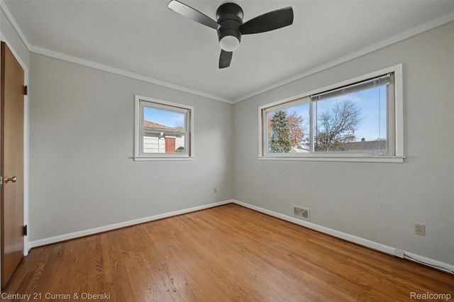 28425 Alger Boulevard, Madison Heights, MI 48071