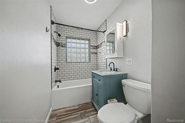 28425 Alger Boulevard, Madison Heights, MI 48071