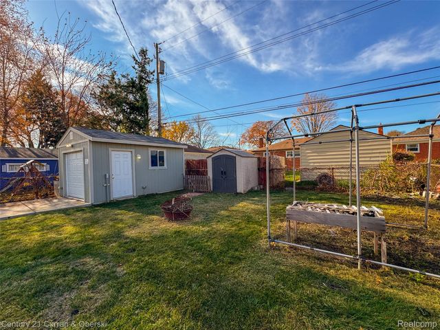 28425 Alger Boulevard, Madison Heights, MI 48071