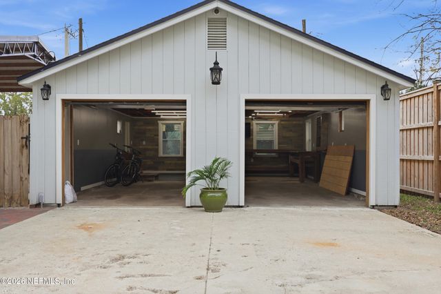 2954 IROQUOIS Avenue, Jacksonville, FL 32210