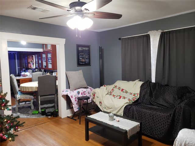 712 E Lobit Street, Baytown, TX 77520