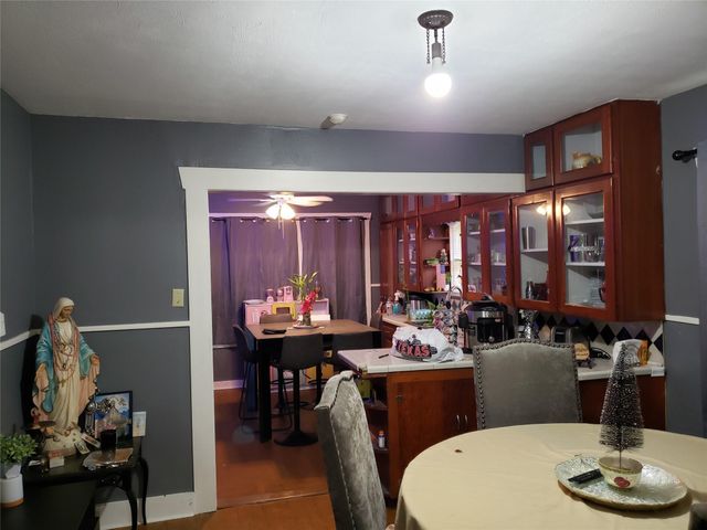 712 E Lobit Street, Baytown, TX 77520