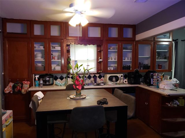 712 E Lobit Street, Baytown, TX 77520