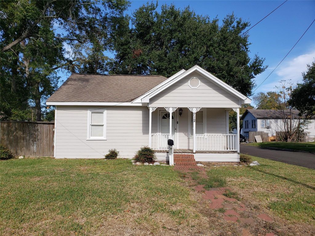 712 E Lobit Street, Baytown, TX 77520