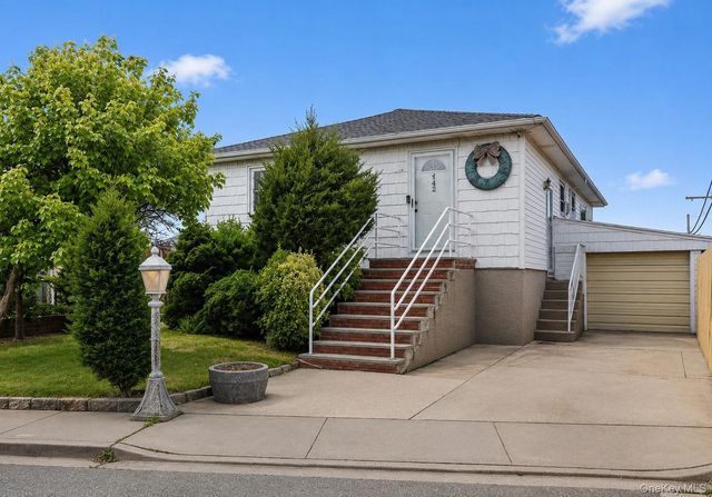 442 Albern Avenue, Oceanside, NY 11572