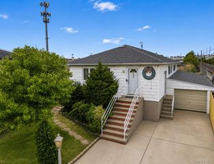 442 Albern Avenue, Oceanside, NY 11572