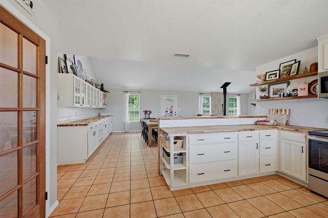 905 Crawford Road, Sadler, TX 76264