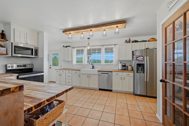 905 Crawford Road, Sadler, TX 76264