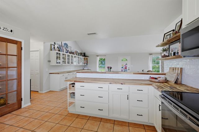 905 Crawford Road, Sadler, TX 76264