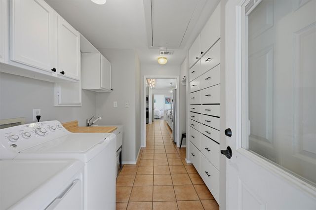 905 Crawford Road, Sadler, TX 76264