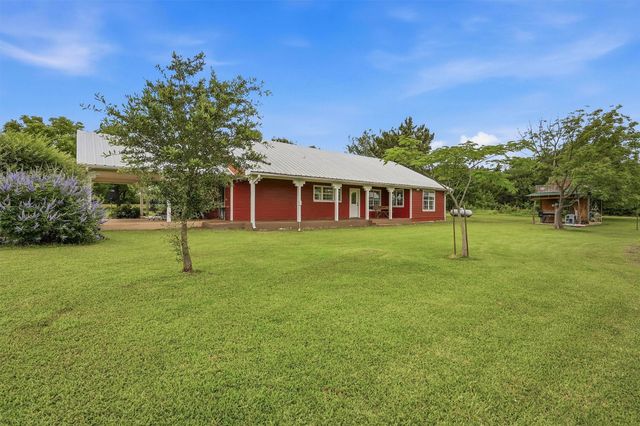 905 Crawford Road, Sadler, TX 76264