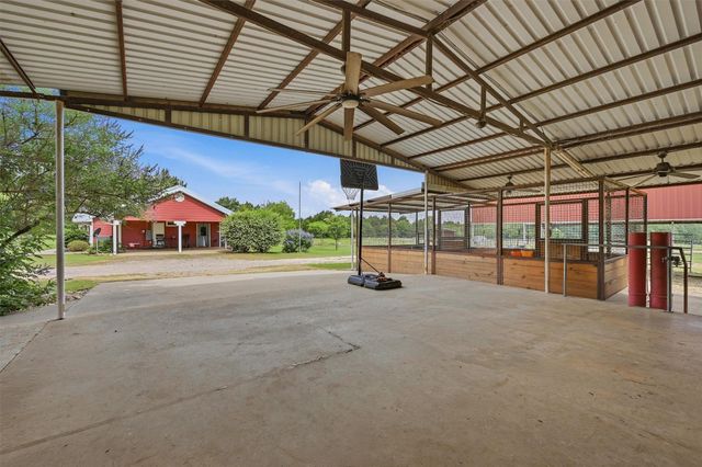 905 Crawford Road, Sadler, TX 76264
